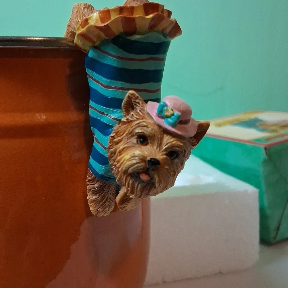 Cracker Barrel Garden Essential Dog Pot Hugger. Set Of 2 New.